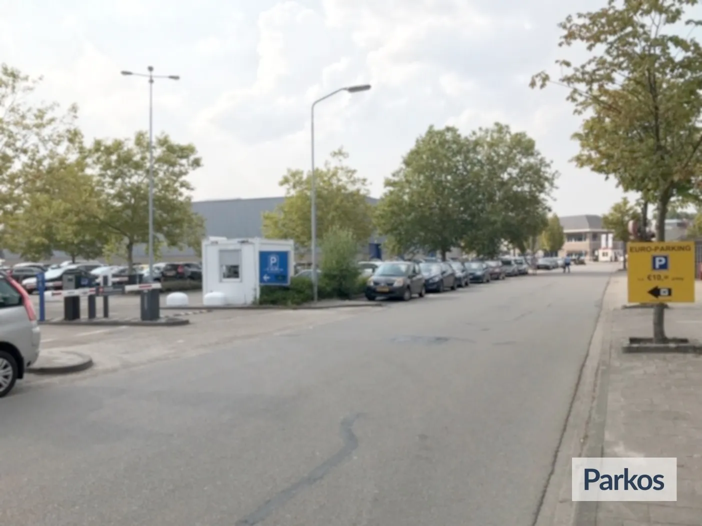 Euro-Parking - Eindhoven Airport parking - picture 1