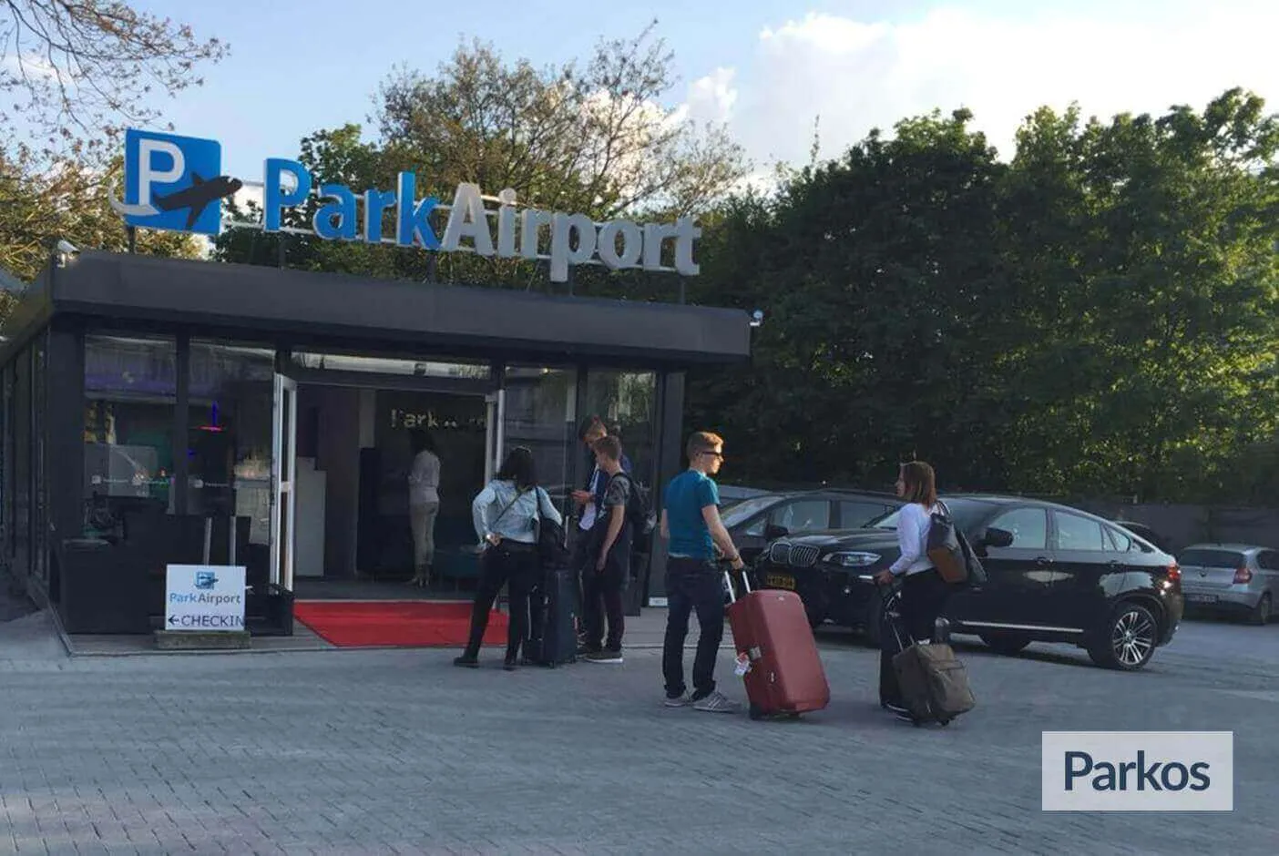 ParkAirport Express - Düsseldorf Airport Parking - picture 1