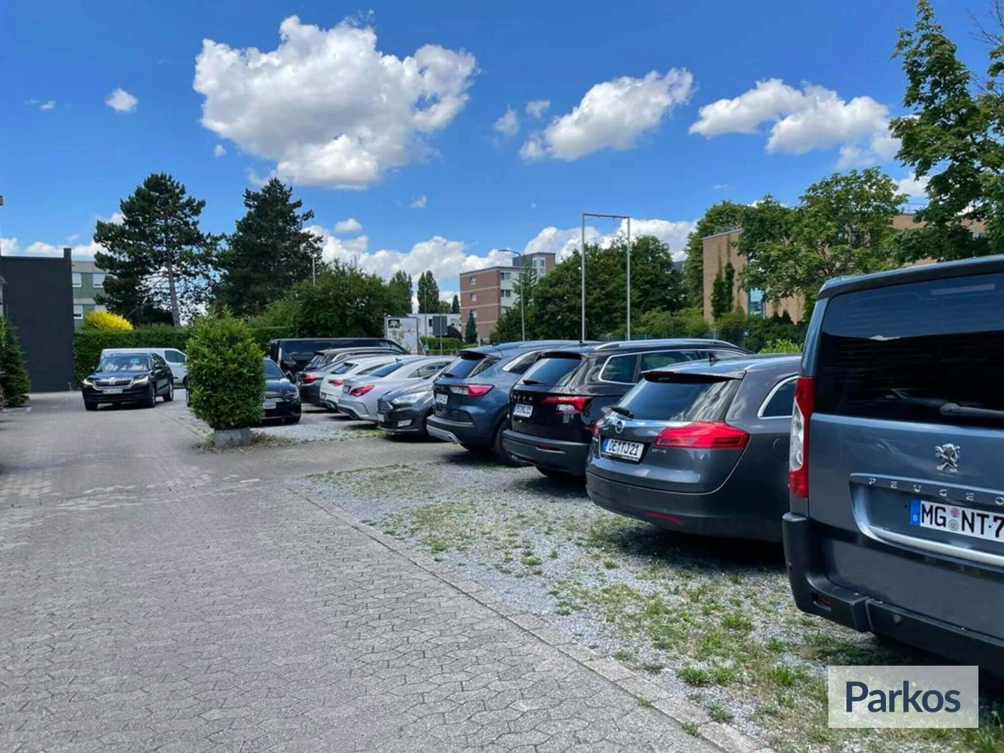 STARPARKEN - Düsseldorf Airport Parking - picture 1